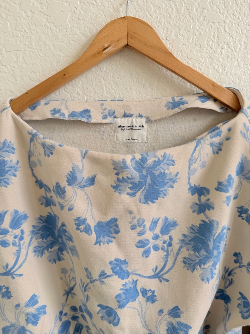 Abercrombie & Fitch Soft A&F Sunday Slash Sweater Off-Shoulder Vintage Floral S - Picture 6 of 8